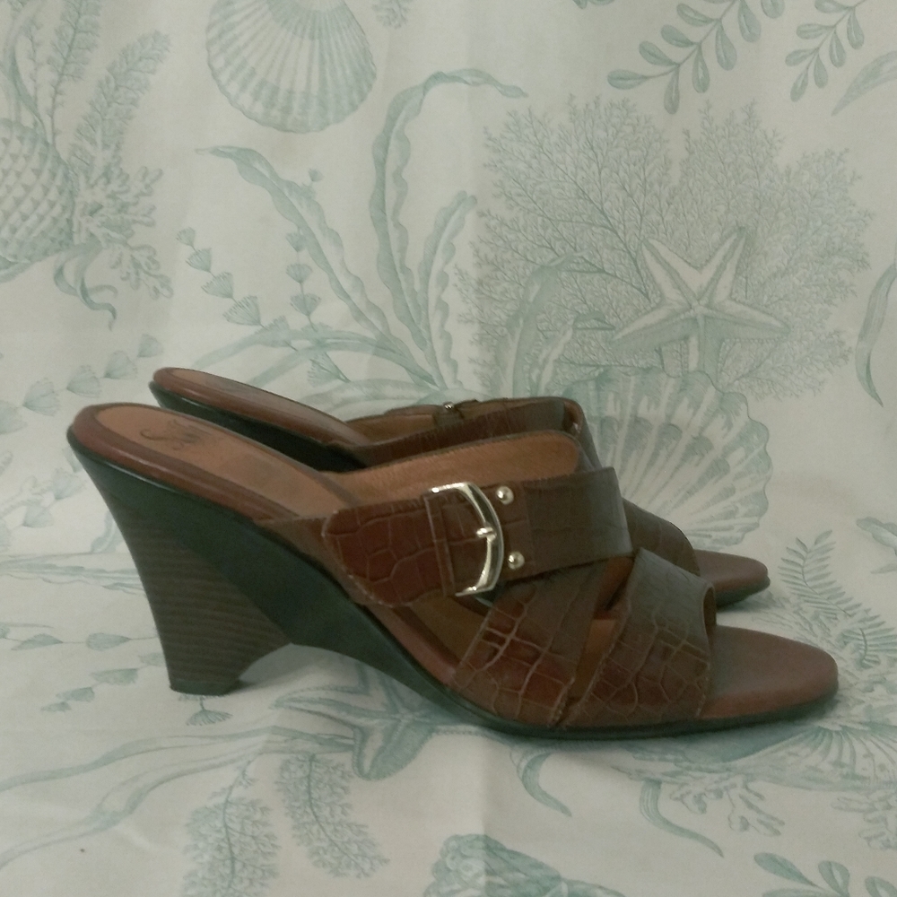 👜The Perfect Wedge👜